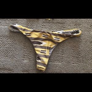 Acacia Navajo bottoms